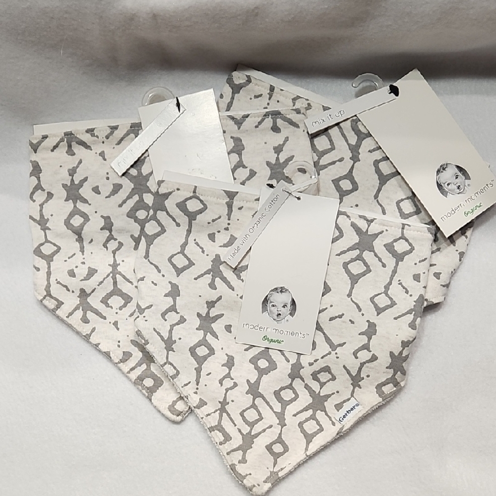 Gerber NEW Modern Moments Organic Gray and White Bibs WITH SNAPS